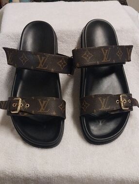 LOUIS VUITTON SANDLES